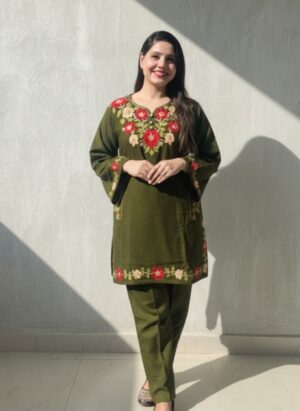 Embroidered Kashmiri Pheran Set